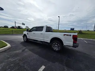 Ford F-250 Super Duty 2021 4x4 Lariat 4dr Crew Cab 6.8 ft. SB Pickup