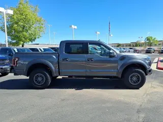 Ford F-150 2019 4x4 Raptor 4p SuperCrew 5.5 ft. SB