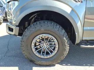 Ford F-150 2019 4x4 Raptor 4p SuperCrew 5.5 ft. SB