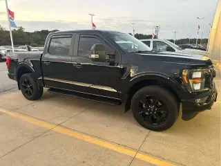 Ford F-150 2023 4x4 XL 4dr SuperCrew 5.5 ft. SB