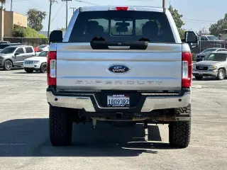 Pickup Ford F-250 Super Duty 2019 4x4 King Ranch Cabina Crew de 4 puertas, cama corta de 6.8 pies