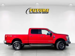 Ford F-250 Super Duty 2022 4x4 Lariat 4dr Crew Cab 8 ft. LB Pickup