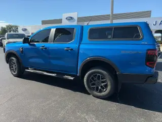 Ford Ranger 2024 4x2 XLT 4 puertas SuperCrew 5.0 pies de distancia entre ejes