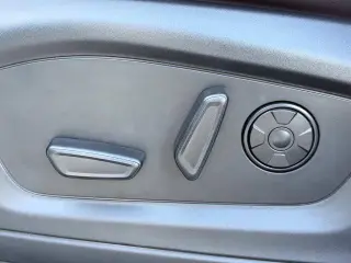 Ford Explorer 2025 Platinum 4 SUV
