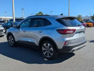 Ford Escape 2023 AWD Platinum 4dr SUV