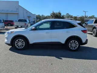 Ford Escape 2022 SE 4dr SUV
