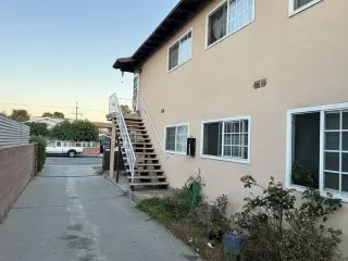 South Gate 2 Bed 1 Bath $2,500