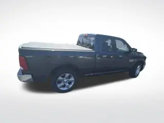 Ram 1500 2017 4x2 SLT 4dr Quad Cab 6.3 ft. SB Pickup