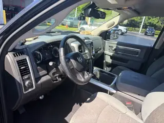Ram 1500 2017 4x2 SLT 4dr Quad Cab 6.3 ft. SB Pickup
