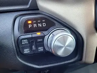 Ram 1500 2019 4x4 Laramie 4p Puerta Camioneta de Tripulación de Cabina Completa 5.6 ft. SB Camion