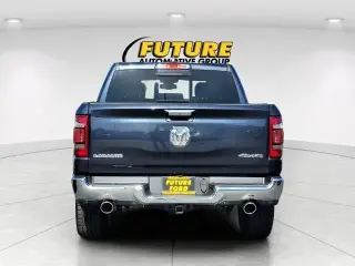 Ram 1500 2019 4x4 Laramie 4p Puerta Camioneta de Tripulación de Cabina Completa 5.6 ft. SB Camion