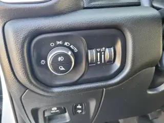 Ram 1500 2023 4x4 Laramie 4p Camión Cabina Doble 5.6 ft. SB Pickup