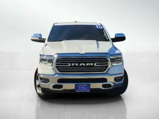 Ram 1500 2023 4x4 Laramie 4p Camión Cabina Doble 5.6 ft. SB Pickup