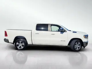 Ram 1500 2023 4x4 Laramie 4p Camión Cabina Doble 5.6 ft. SB Pickup