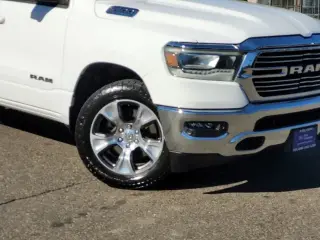 Ram 1500 2023 4x4 Laramie 4p Camión Cabina Doble 5.6 ft. SB Pickup