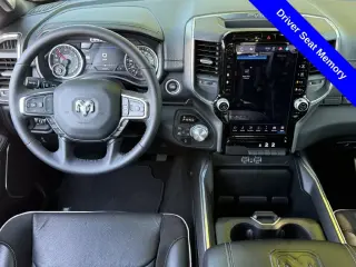 Ram 1500 2025 4x4 Laramie 4p Puerta Camioneta Cabina Doble Extra Corta 5.6 ft. CB