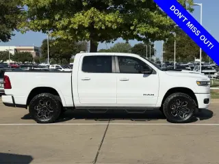 Ram 1500 2025 4x4 Laramie 4p Puerta Camioneta Cabina Doble Extra Corta 5.6 ft. CB
