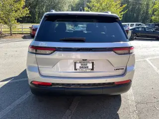 Jeep Grand Cherokee 2023 4x2 Limited 4dr SUV