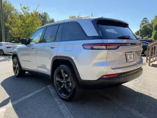 Jeep Grand Cherokee 2023 4x2 Limited 4dr SUV