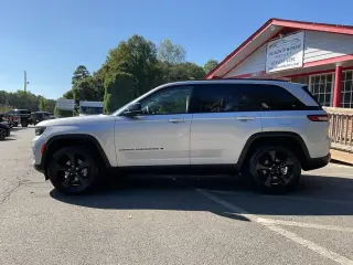 Jeep Grand Cherokee 2023 4x2 Limited 4dr SUV