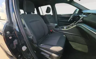 Jeep Grand Cherokee 2025 4x2 Laredo X SUV 4 puertas
