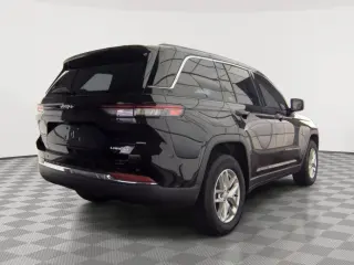 Jeep Grand Cherokee 2025 4x2 Laredo X SUV 4 puertas