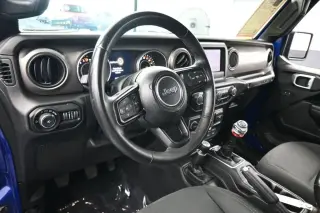 Jeep Wrangler Unlimited 2018 4x4 Sport 4p SUV (lanzamiento a mitad de año)