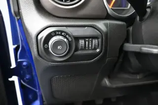 Jeep Wrangler Unlimited 2018 4x4 Sport 4p SUV (lanzamiento a mitad de año)
