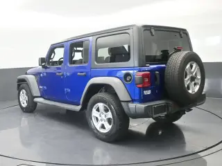 Jeep Wrangler Unlimited 2018 4x4 Sport 4p SUV (lanzamiento a mitad de año)