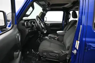 Jeep Wrangler Unlimited 2018 4x4 Sport 4p SUV (lanzamiento a mitad de año)