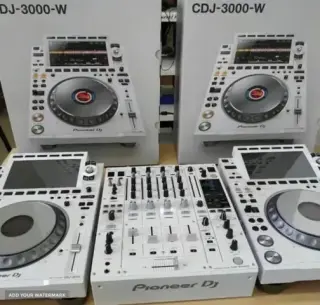 Pioneer CDJ-3000 Multi-Player