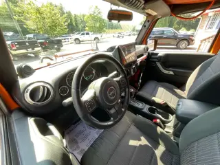 Jeep Wrangler Unlimited 2012 4x4 Sahara 4dr SUV