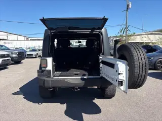 Jeep Wrangler Unlimited 2016 4x4 Sport SUV de 4 puertas