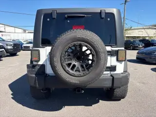 Jeep Wrangler Unlimited 2016 4x4 Sport SUV de 4 puertas