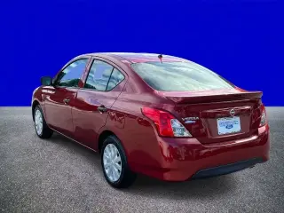 Nissan Versa 2019 S 4dr Sedán