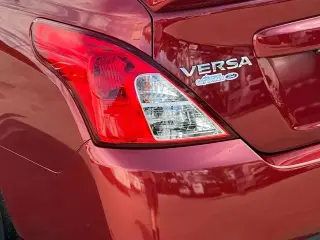 Nissan Versa 2019 S 4dr Sedán
