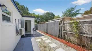 Propiedad de alquiler con 2 dormitorios y 1 baño en North Miami