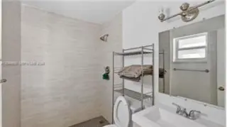 Propiedad de alquiler con 2 dormitorios y 1 baño en North Miami