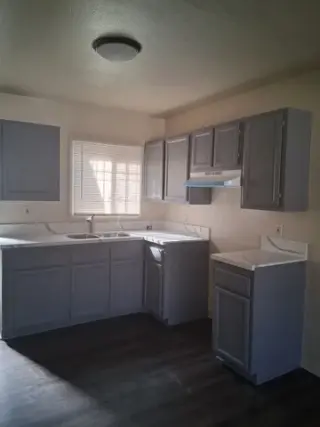 2 bedroom apt for rent