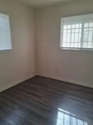 2 bedroom apt for rent