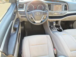 Toyota Highlander 2018 AWD LE SUV de 4 puertas