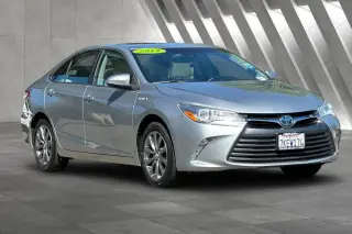 Toyota Camry Híbrido 2015 XLE Sedán 4p