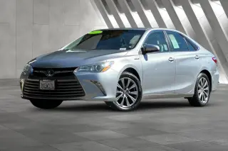 Toyota Camry Híbrido 2015 XLE Sedán 4p