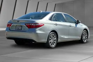 Toyota Camry Híbrido 2015 XLE Sedán 4p