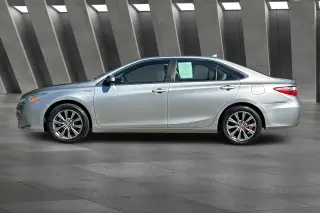 Toyota Camry Híbrido 2015 XLE Sedán 4p