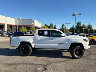 Toyota Tacoma 2023 4x4 TRD Sport 4 puertas Doble Cabina 5.0 pies SB 6M