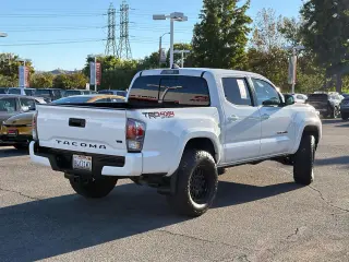 Toyota Tacoma 2023 4x4 TRD Sport 4 puertas Doble Cabina 5.0 pies SB 6M