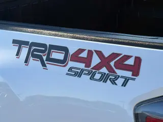 Toyota Tacoma 2023 4x4 TRD Sport 4 puertas Doble Cabina 5.0 pies SB 6M