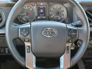 Toyota Tacoma 2023 4x4 TRD Sport 4 puertas Doble Cabina 5.0 pies SB 6M