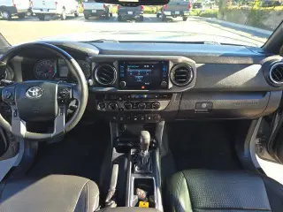 Toyota Tacoma 2018 4x4 TRD Off-Road 4dr Double Cab 5.0 ft SB 6A